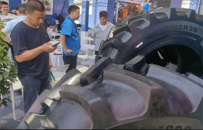 jbo竞博携农业子午线轮胎闪灼 2025 新疆农博会_新闻动态_jbo竞博（官网）